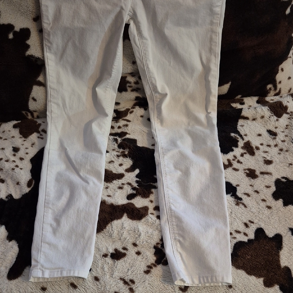 LASCANA White Skinny Jeans with Classic Fit - Picture 4 of 10
